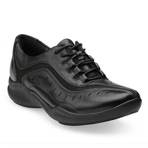 Clarks Wave Black Leather Oxford Lace Up Shoe Sneakers Size 7.5 - like new!